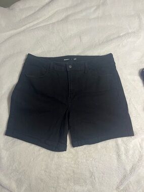 Old Navy High-Rise Black Denim Shorts - Size 18